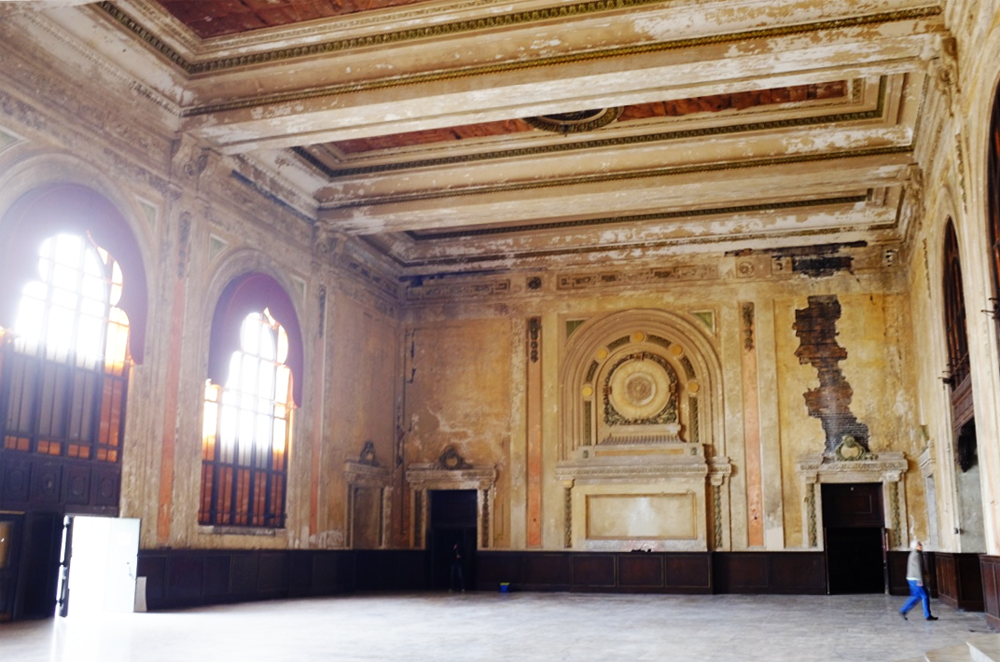 Molding, windows, and walls of central room of Oakland's 16th Street Station